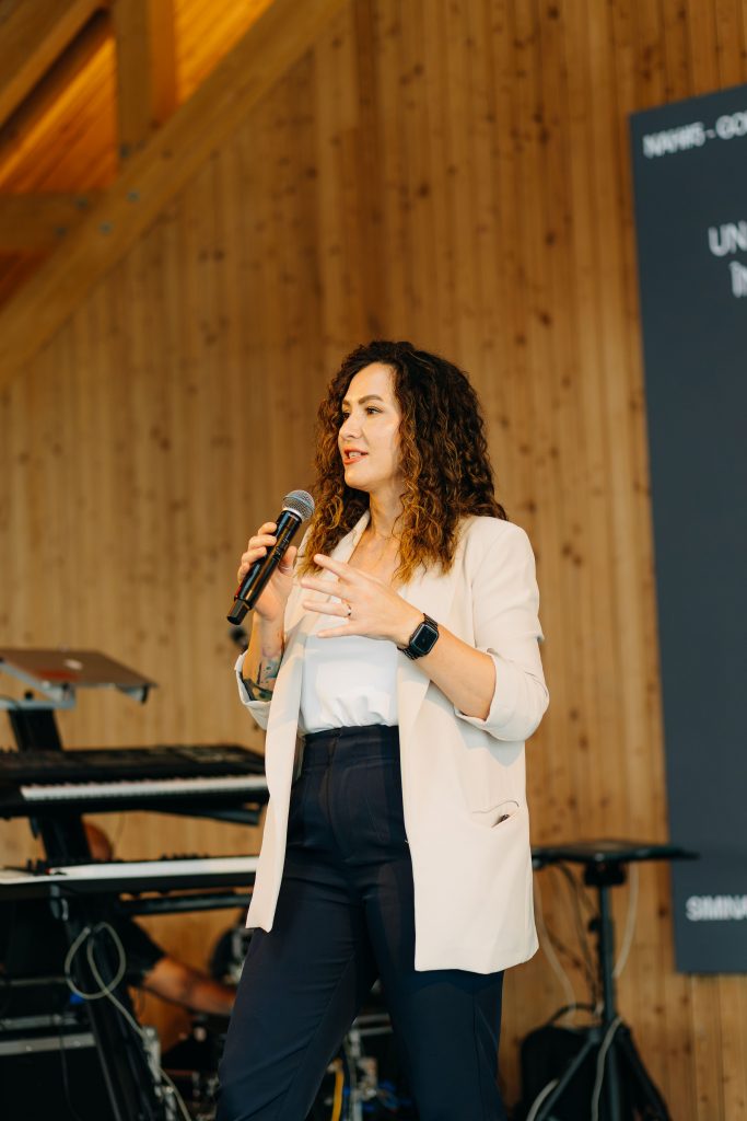 Anamaria Sucala - How a Bus Ride Sparked a Trichology Career

